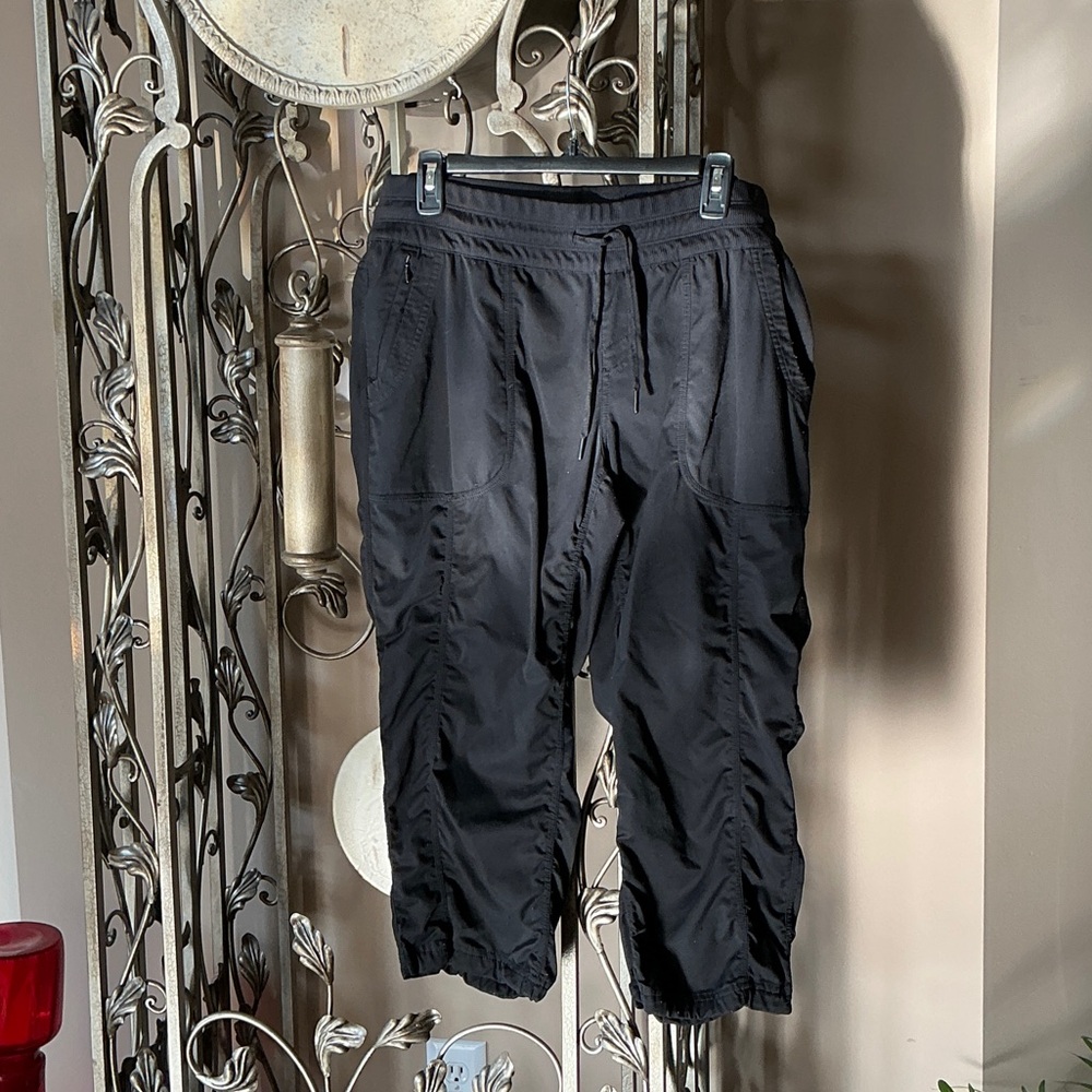 The North Face Women’s Black Cargo Pants